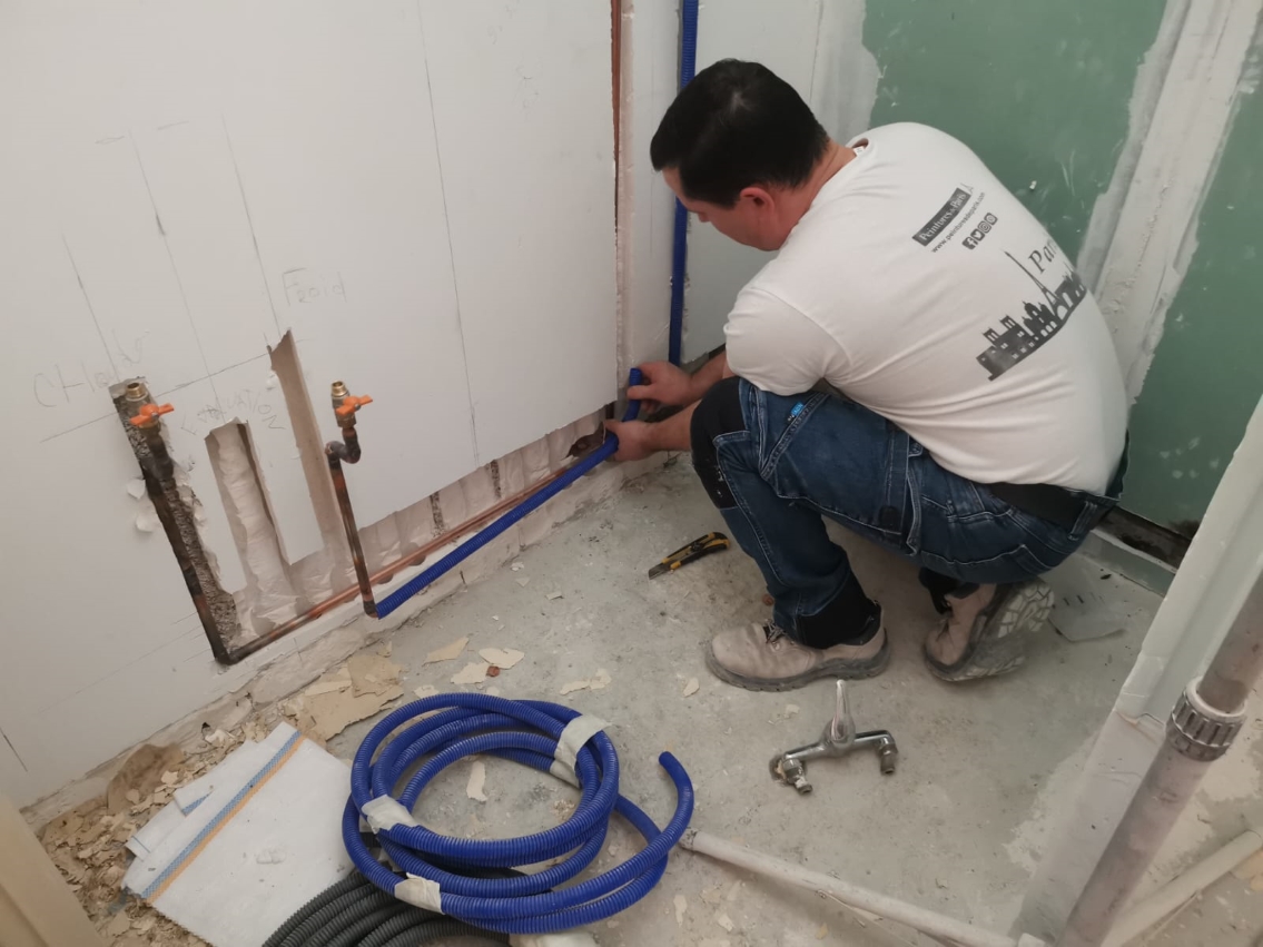 Installation plomberie sanitaire Paris Île-de-France - V.R.N.R